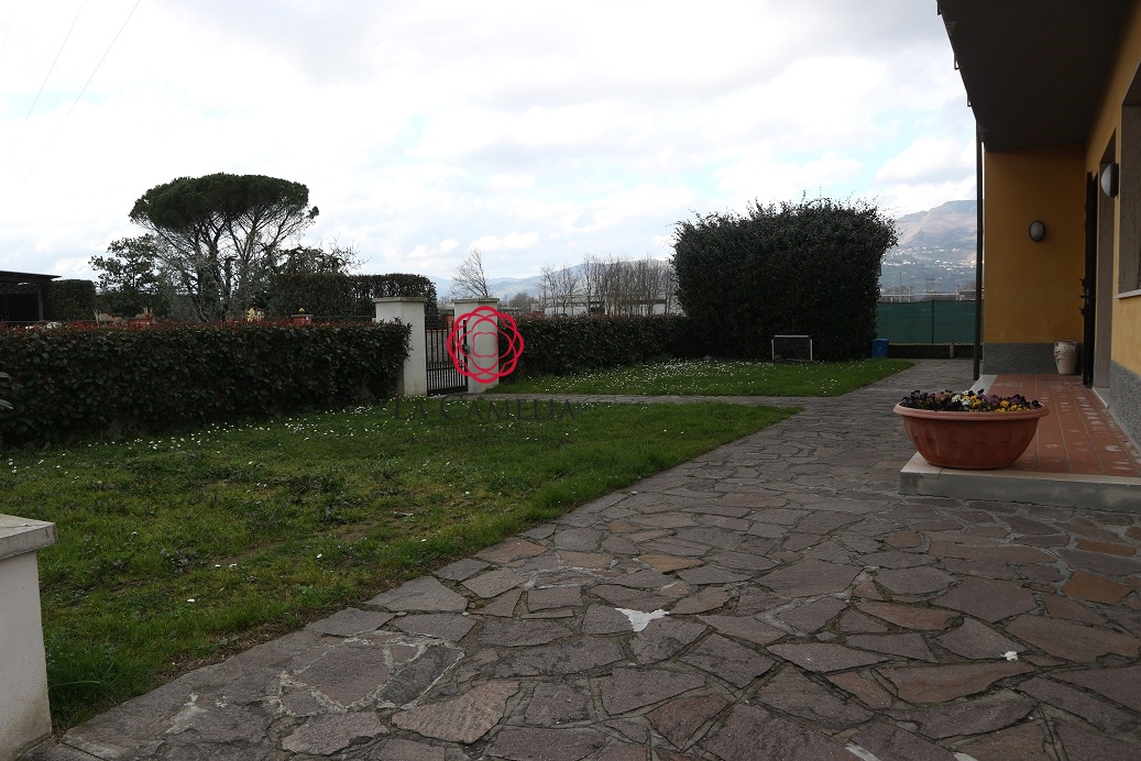 Villa CAPANNORI vendita  Lammari  Agenzia Immobiliare La Camelia